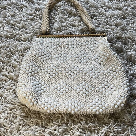 Beautiful cream 1960s Vintage Handmade White Beaded Handbag Purse Kiss-lock - Picture 4 of 16